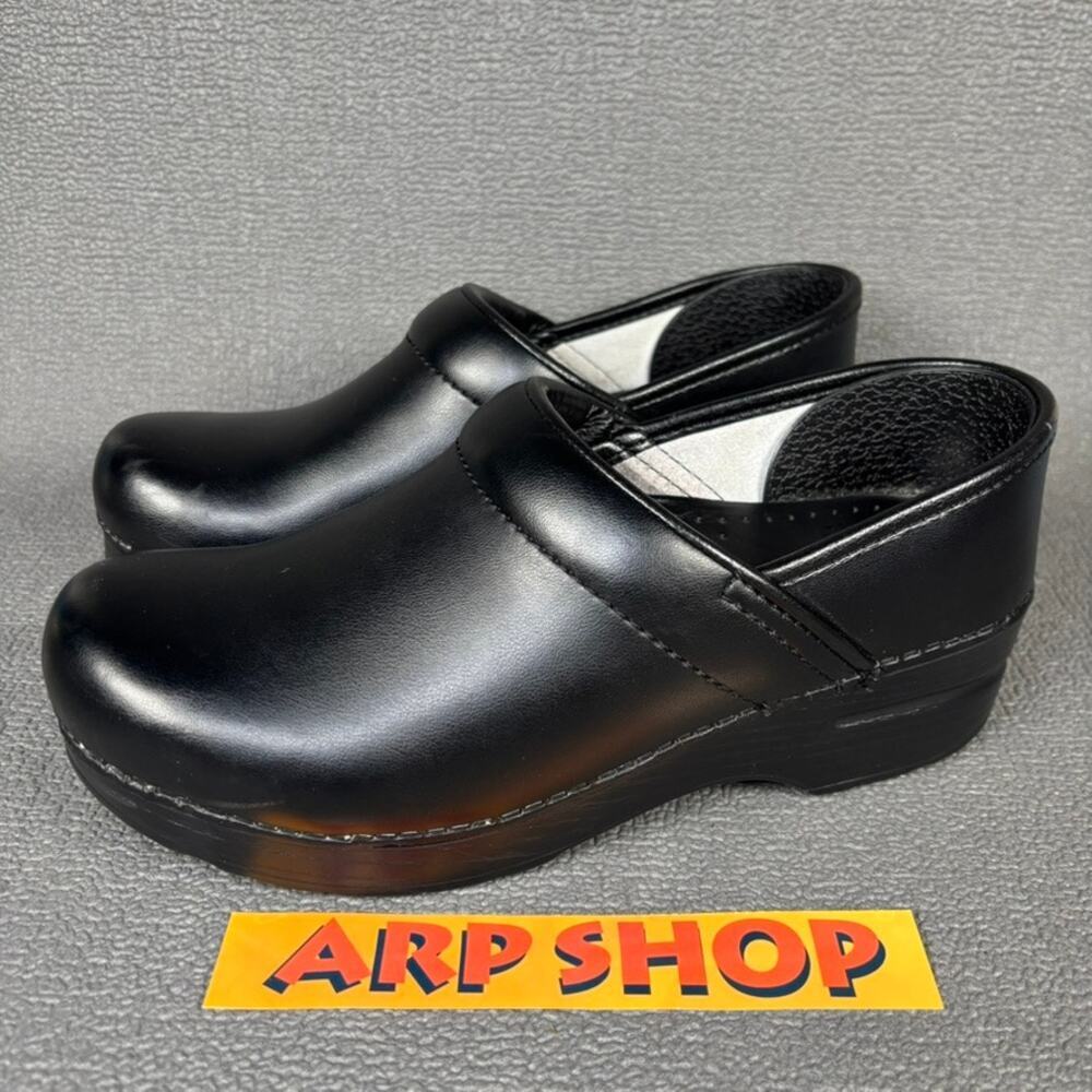 Dansko Professional Clogs 006020202 Size 6 Women`s Black Leather Nursing Shoes